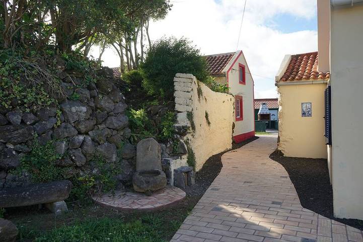 Ganze Wohnung, Charmante renovierte Wohnung in typischem Haus in Lajes das Flores, Flores (Azoren)
