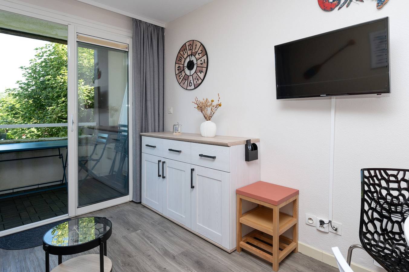 Appartement entier, Appartement « Arzon » avec terrasse, piscine partagée et jardin commun in Kerjouanno, Arzon