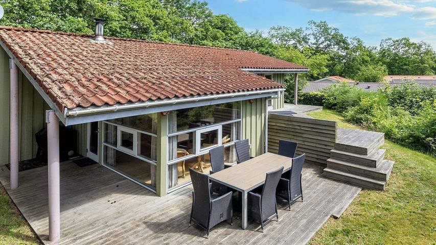 Ferienhaus für 7 Personen, mit Whirlpool und Sauna sowie Terrasse in Himmerland