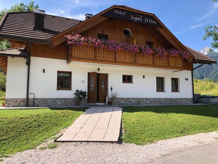 Hotel per 3 persone, con giardino - 1