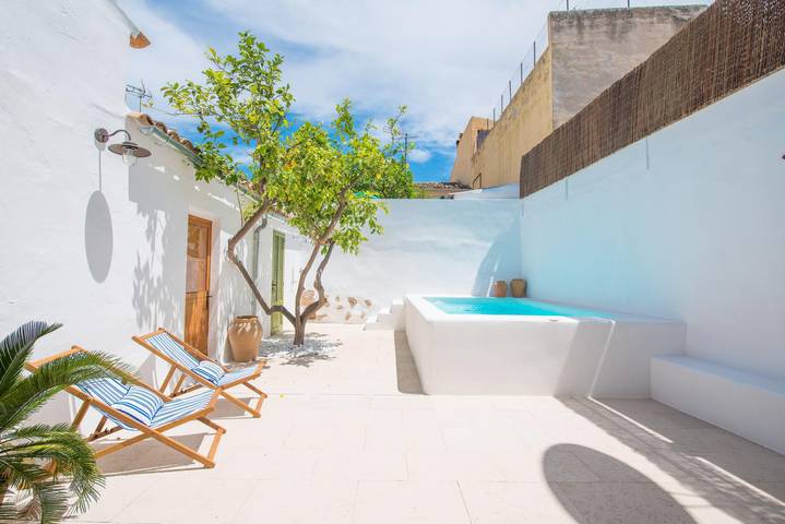 Finca für 8 Personen, mit Terrasse in Alaró