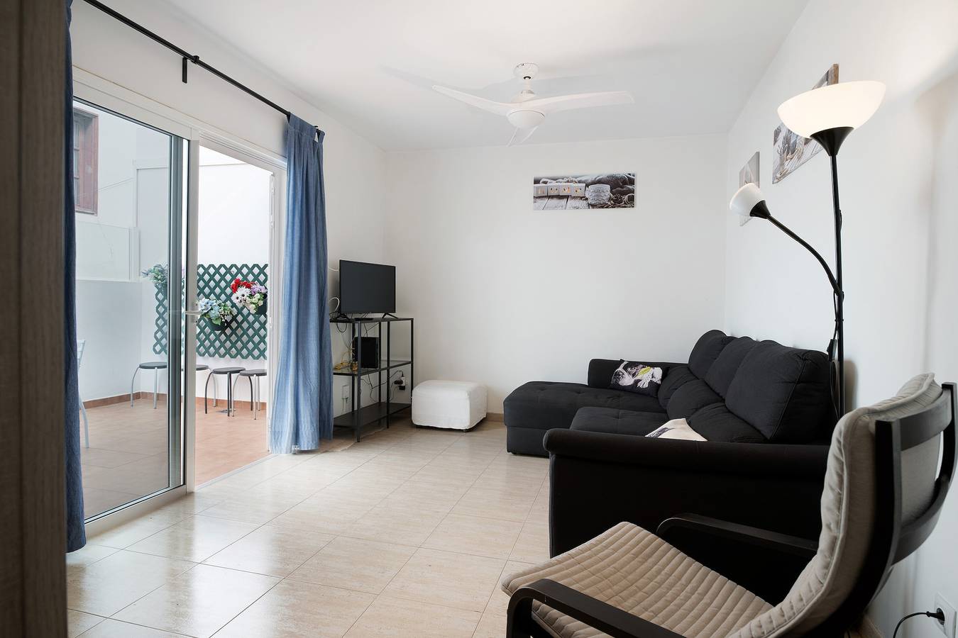 Vacation Home "Casa Tipica Canaria" with Sea View, Private Terrace & Wi-Fi in Honda Beach, San Bartolomé