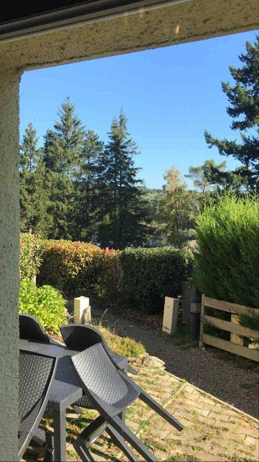 Location de vacances pour 6 personnes, avec vue ainsi que vue sur le lac et jardin, adapté aux familles dans Lac de Vassivière - 2