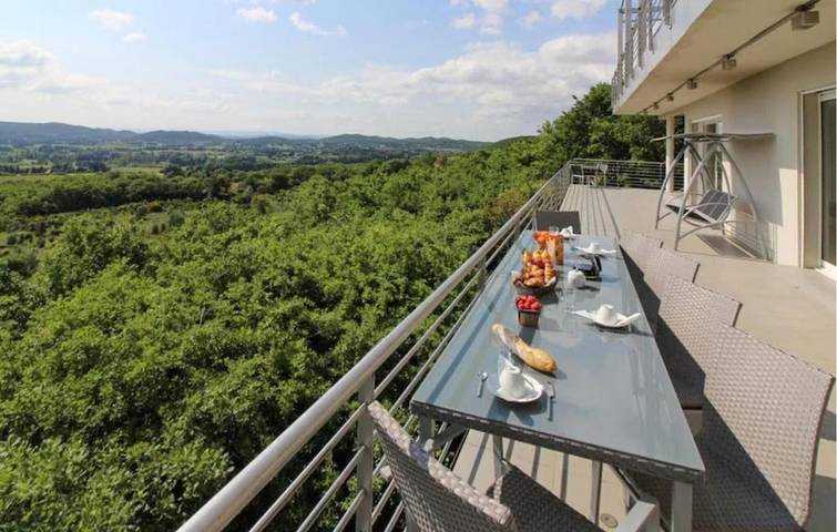 Location de vacances pour 12 personnes, avec Jacuzzi ainsi que Jardin et Piscine à Rochefort-du-Gard - 3