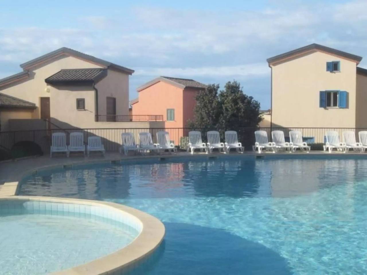 Apartamento entero, 5 estancias 6 personas in Losari, Belgodère