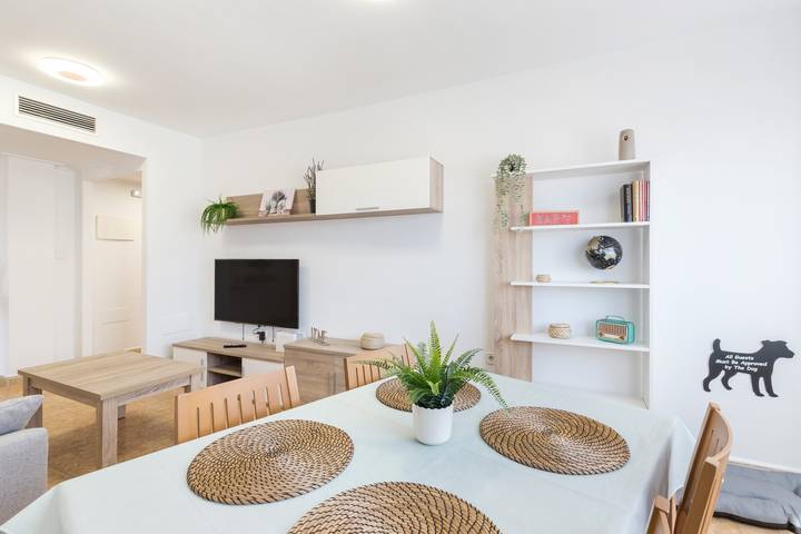 Apartamento entero, Apartamento 'Vivienda Maiva' con terraza privada, Wi-Fi y aire acondicionado in Alhama de Murcia, Interior de Murcia