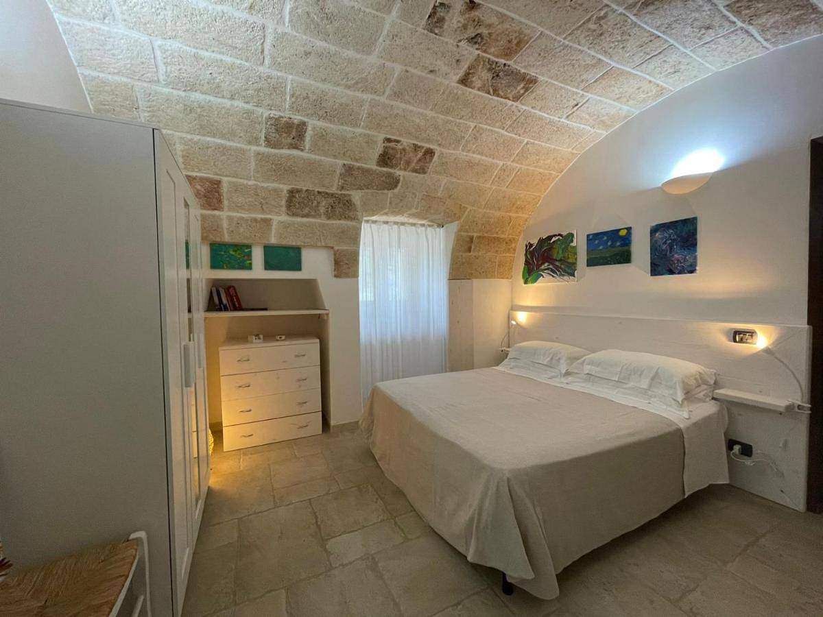 Il Vecchio Carrubo - Villa con piscina a sfioro in Monopoli, Provincia di Bari