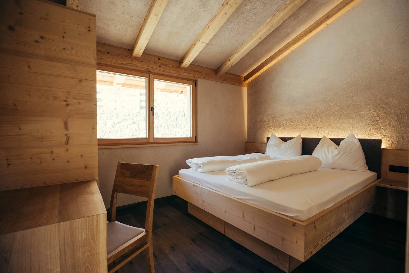 Chalet 'Hugo' with Mountain View, Shared Pool and Wi-Fi in Vöran, Sarntal Alps