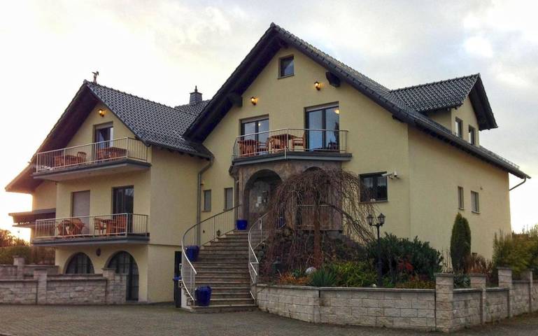 Ferienhaus für 3 Personen, mit Terrasse und Garten am Nürburgring