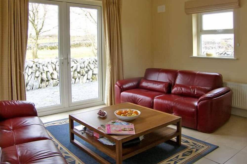 Dolmen Cottage, pet friendly in Kilfenora, County Clare in County Clare