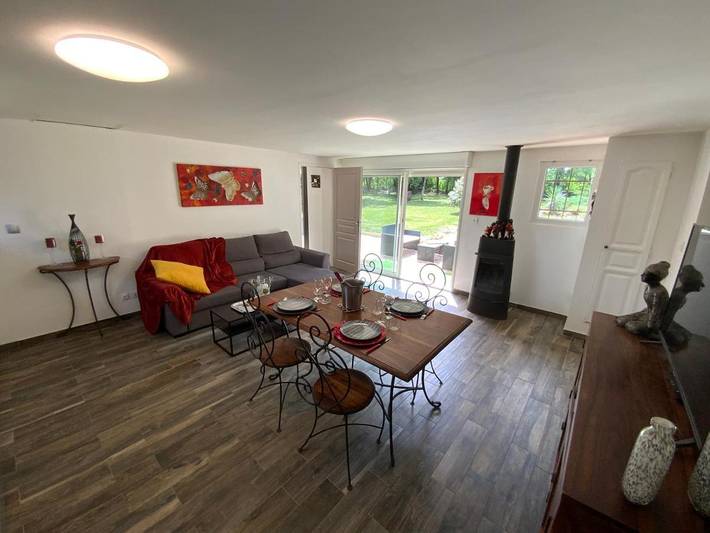 Location de vacances pour 5 personnes, avec vue ainsi que jardin et piscine, animaux acceptés à Carlucet - 4