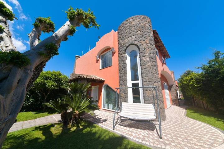 Maison d’hôte pour 13 personnes, avec piscine ainsi que vue et jardin dans Ischia - 3