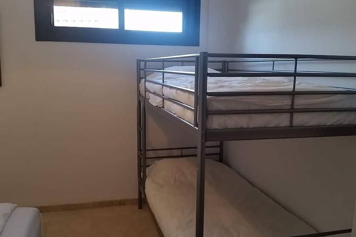 Moderne Villa, 5 Minuten zu Fuß zum Strand und Restaurants. Seeblick in Torreblanca (Fuengirola), Fuengirola