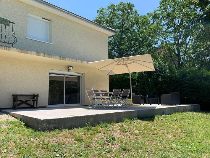 Appartement de vacances pour 3 personnes, avec terrasse ainsi que jardin et jacuzzi