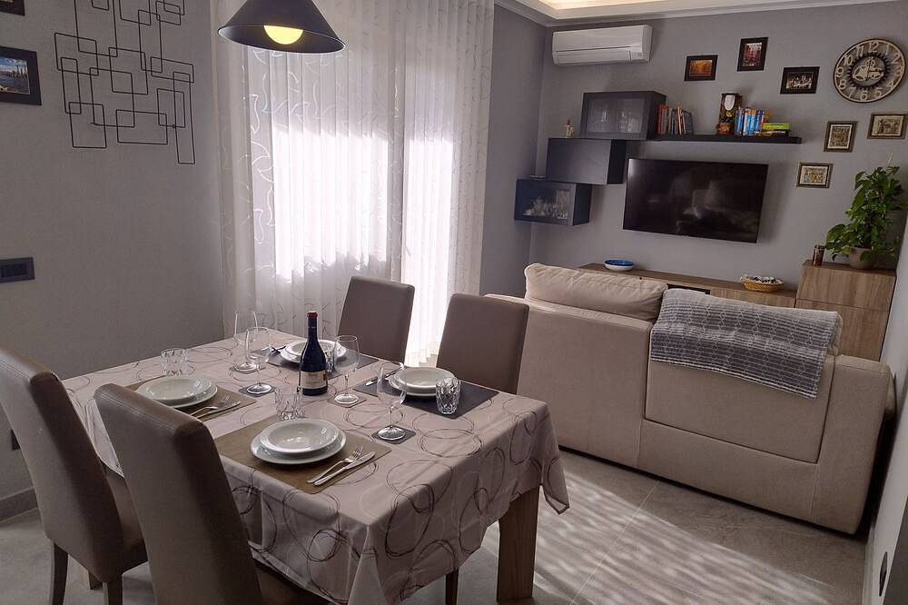 Apartamento entero, Your New Holiday Home! in Ostia, Roma