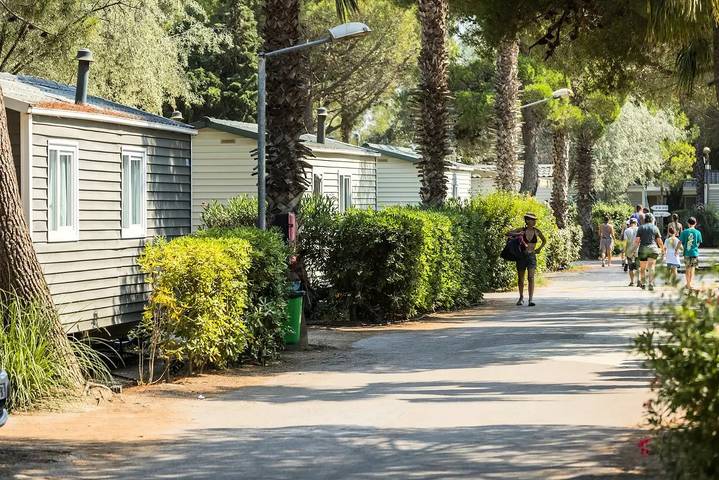 Bungalow für 4 Personen, mit Terrasse, mit Haustier in Languedoc-Roussillon - 2