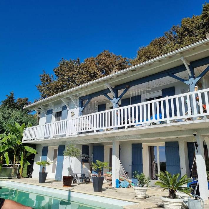 Appartement de vacances pour 4 personnes, avec jardin et piscine