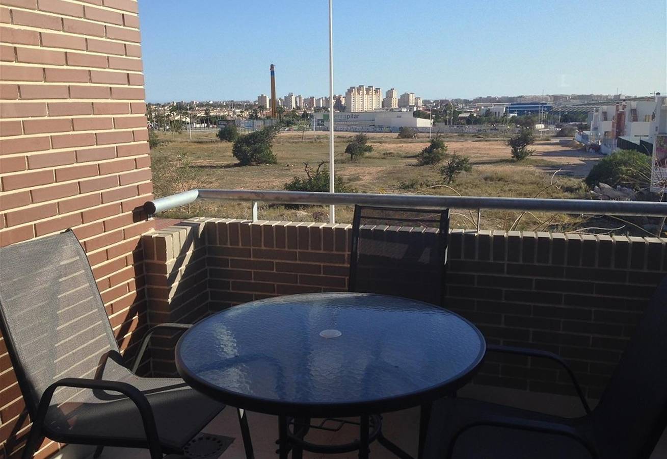 Entire apartment, "Fantastic apartment" with Pool, Whirlpool, Wi-Fi, A/C, Balcony & Terrace in Las Calas, Torrevieja