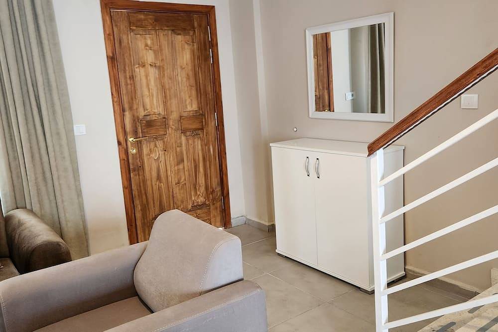 Traumhaus Mitten in der City 60 Meter zum Meer in Kusadasi, Aydın Province