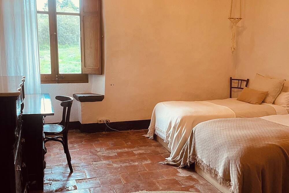 Mas Pujols. A graded beautiful Catalan Masía. in Sant Boi de Lluçanès, Spanish Pyrenees