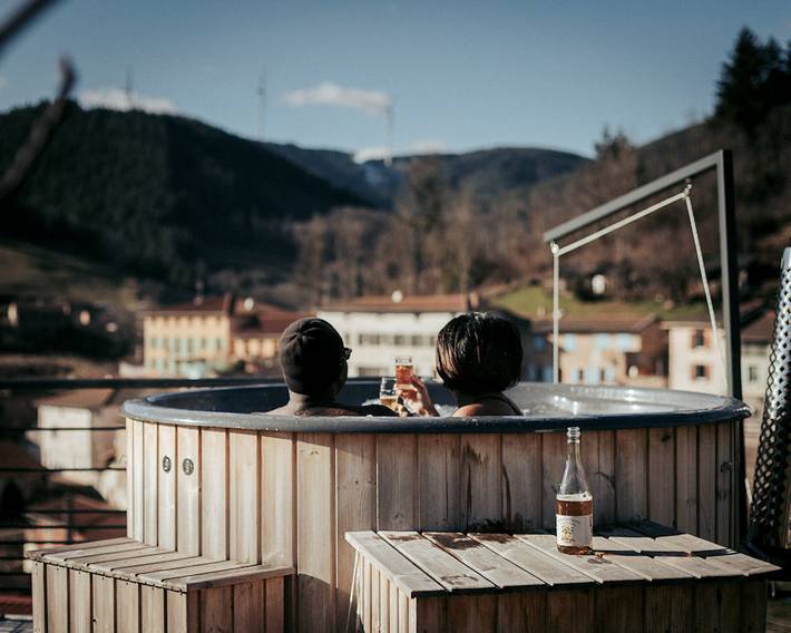Gîte pour 4 personnes, avec jardin ainsi que jacuzzi et terrasse dans Rhône