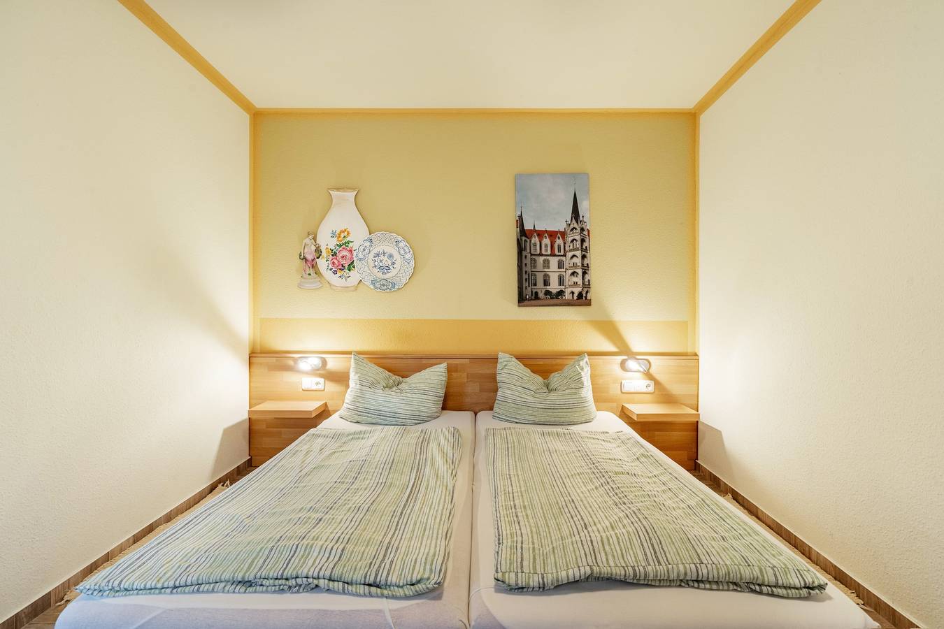 Zimmer 'Doppelzimmer 2' mit Gemeinschaftsterrasse und Wi-Fi in Meißen, Meißen Region