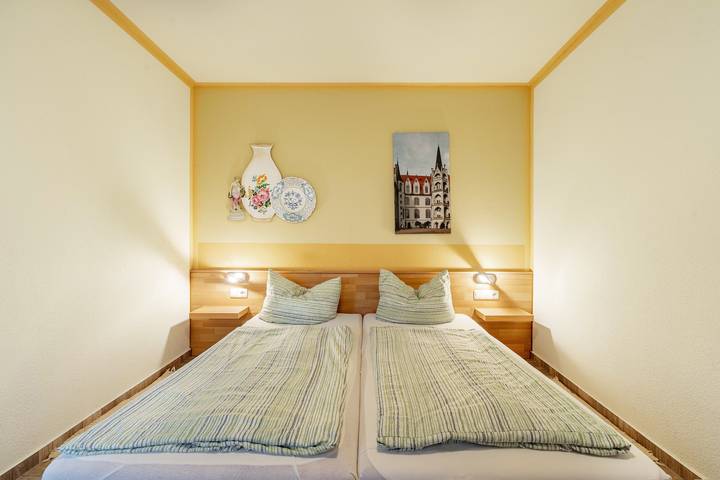 Zimmer 'Doppelzimmer 2' mit Gemeinschaftsterrasse und Wi-Fi in Meißen, Meißen Region