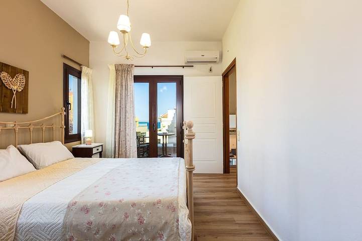 Private Villa mit beheiztem Pool nur 40 m vom Strand entfernt! Toller Meerblick! in Panormos (Rethymno), Rethymno und Umgebung
