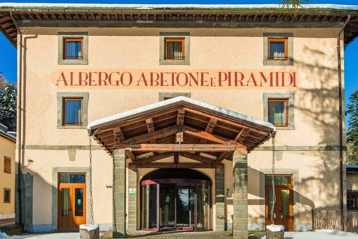 Appartamento per 2 persone, con Terrazza e Idromassaggio nonché Giardino e Sauna a Abetone