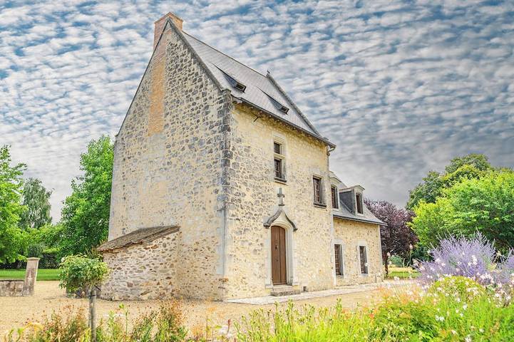 Location de vacances pour 7 personnes, avec Jacuzzi ainsi que Terrasse et Jardin à Sermaise