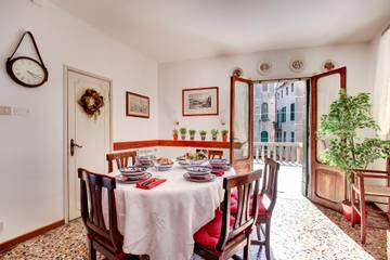 Holiday Apartment for 5 People in Venice, Venice Province, Photo 4