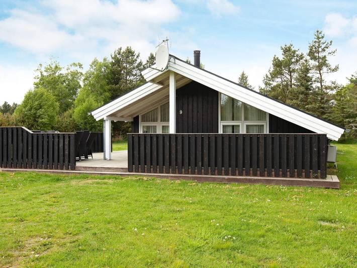 Ferienhaus für 9 Personen, mit Terrasse und Whirlpool sowie Sauna und Pool, kinderfreundlich in Bratten - 2