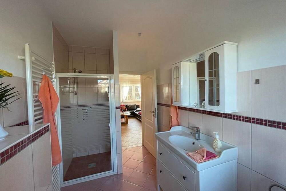 Entire apartment, Ferienwohnung Ottosin mit Terrasse und Garten in Dargen, Usedom