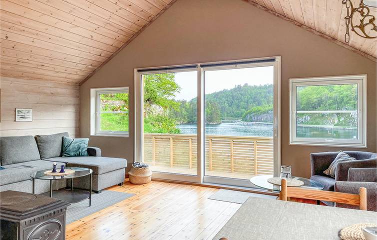 Ferienhaus für 7 Personen mit Terrasse in Lyngdal