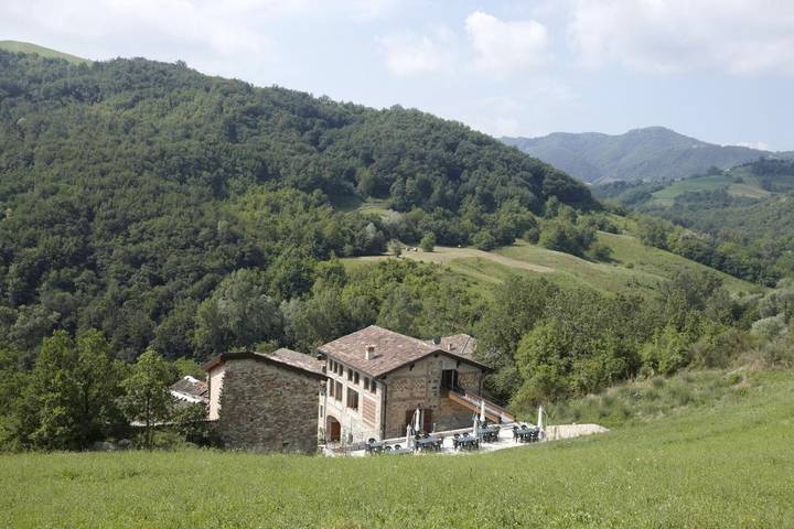 Appartamento per 2 persone, con Terrazza e Idromassaggio nonché Piscina e Panorama a Scandiano