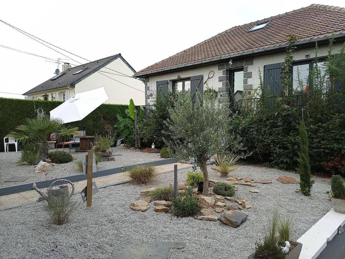 Appartement de vacances entier, Double Room with Garden View in Arçonnay, Sarthe