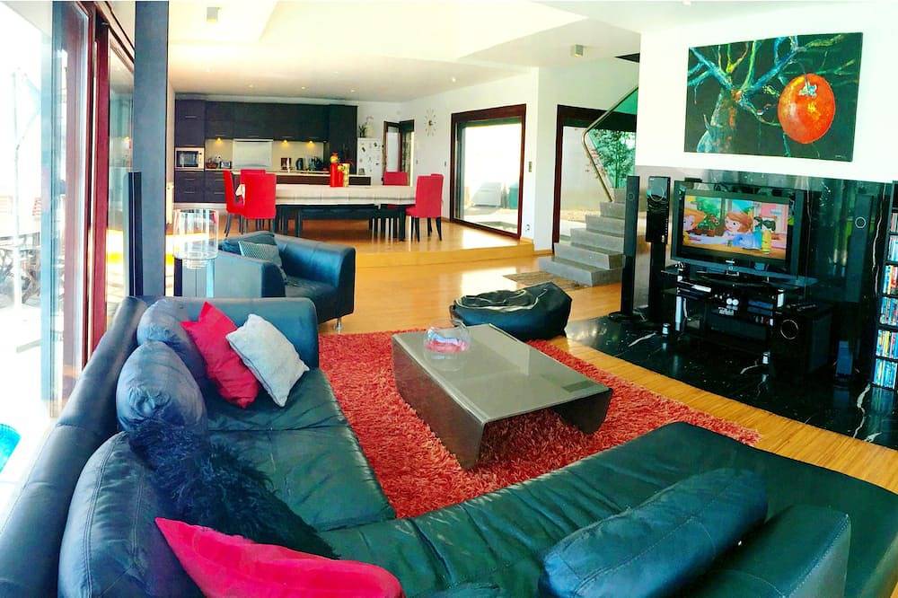 I L❤️Ve U! Villa. Sea view! Spa! Heated Pool! Cinema! Private Chef! in Mafra, Lissabon Distrikt