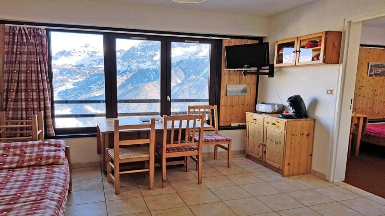 Entire apartment, Résidence Pendine 2 - P2402 - Appt T2 - 5 personnes - Centre de station Mae-1954 in Puy-Saint-Vincent, Écrins National Park