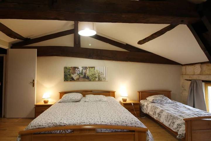 Location de vacances pour 6 personnes, avec piscine et jacuzzi, animaux acceptés à Saint-Savin (Gironde) - 3