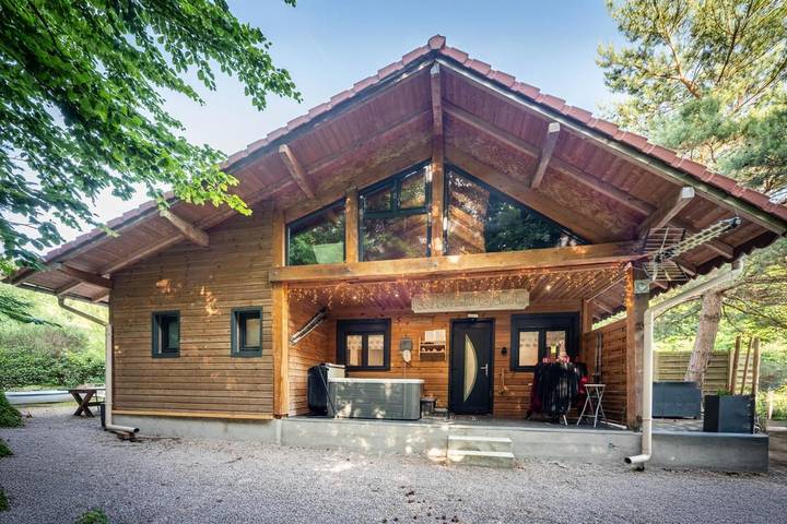 Chalet pour 3 personnes, avec Jacuzzi ainsi que Terrasse et Vue