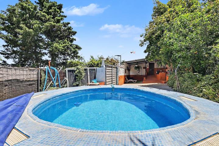 Finca El Lomo with Mountain Views, Private Pool and Wi-Fi in Gáldar, North Gran Canaria