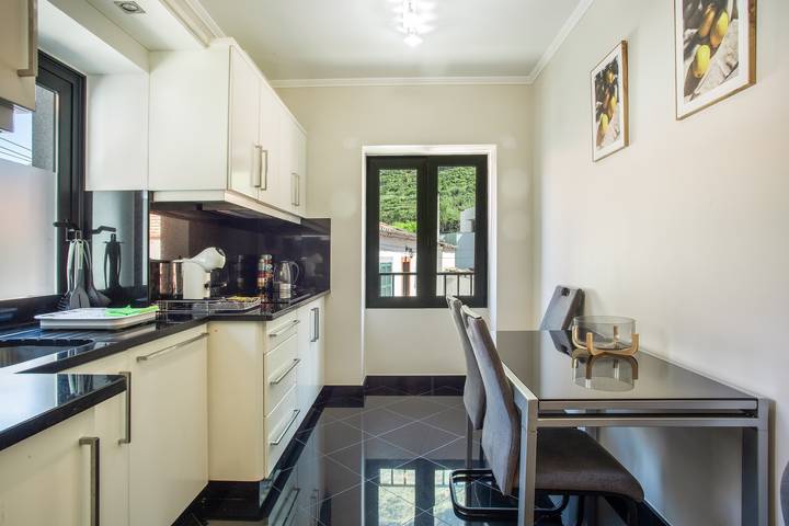 Entire apartment, Al - Vic Center House in São Vicente (Madeira), Madeira
