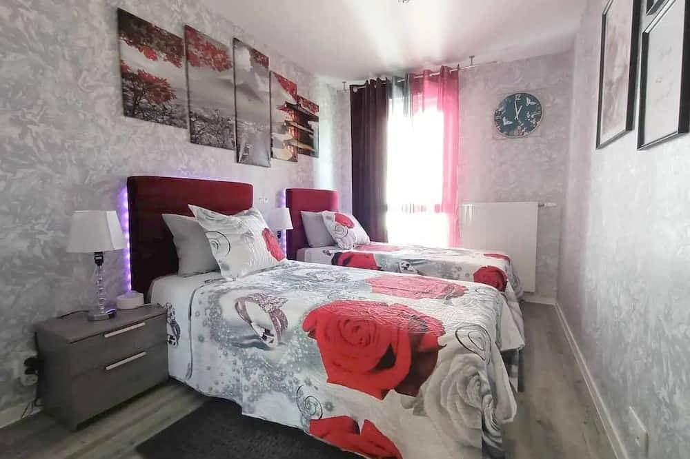 Apartamento entero, Appartement T4 Haut Standing ~ La Rose des Yvelines ~ in Trappes, Yvelines