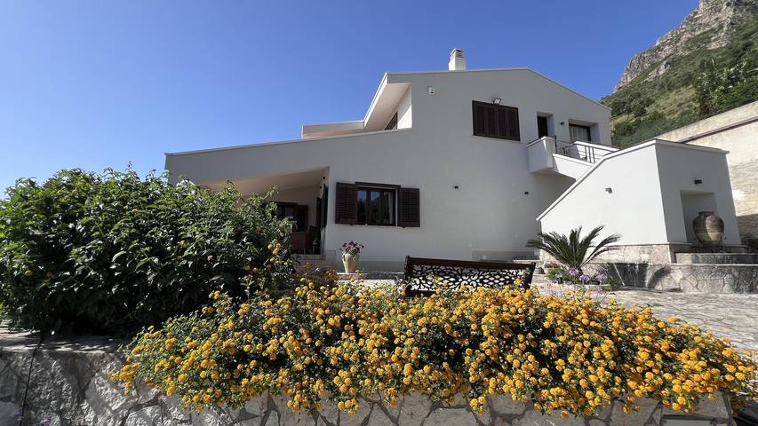 Ferienwohnung für 7 Personen, mit Terrasse und Pool sowie Ausblick in Castellammare del Golfo - 4