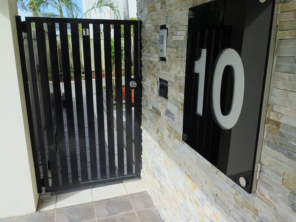 Aquatic Centre Gc Marathon Sea World\nduplex 50 Metres to Beach, Surfers Paradise in Queensland