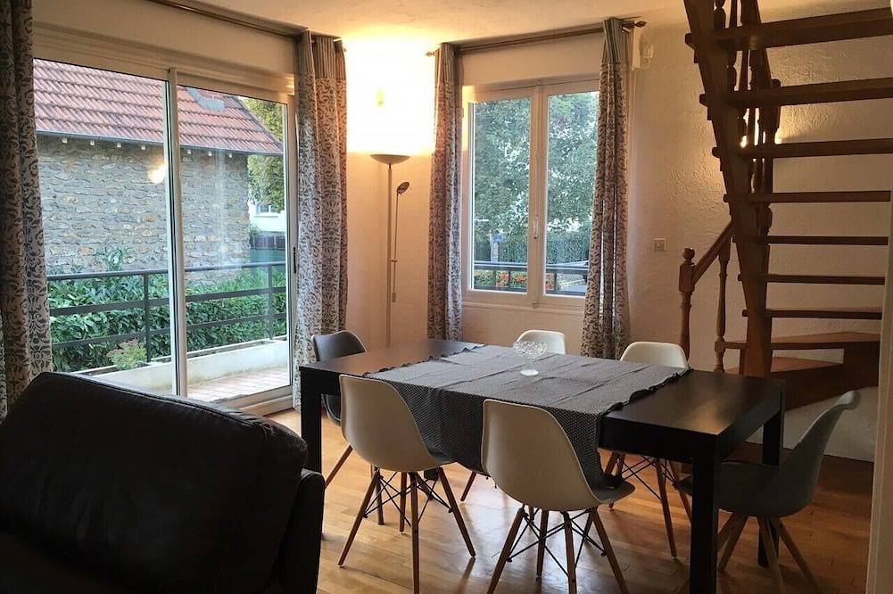 Magnificent, bright house with large garden, conveniently located. Quiet neighborhood in Athis-Mons, Essonne