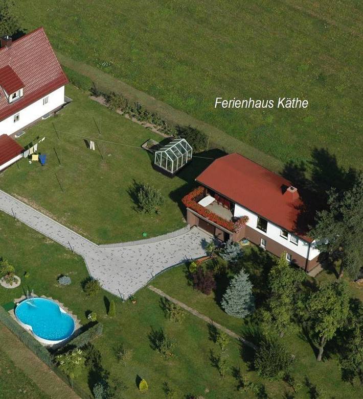 Ferienhaus für 3 Personen, mit Balkon und Terrasse sowie Garten und Pool