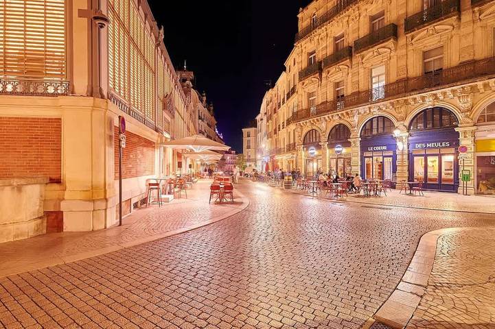 Apartamento entero, Snug flat facing Les Halles, AC · MyLocTravel in Béziers, Costa mediterránea (Francia)