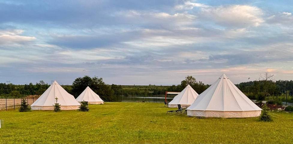 Camping für 4 Personen, mit Terrasse und Garten sowie Seeblick und Ausblick in Ermland-Masuren