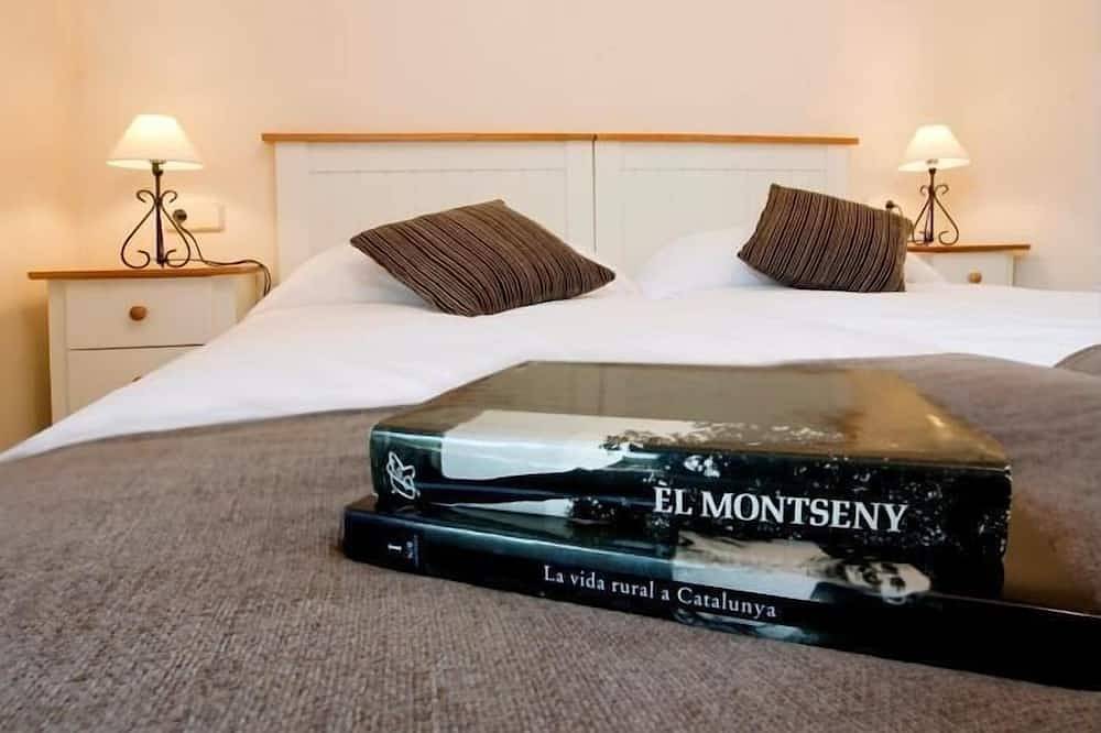 Entire apartment, Apartament Santa Fe in Gualba, Barcelona Inland